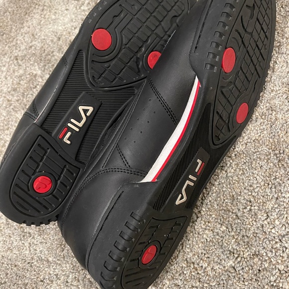 Pics shows the wear around top of opening. Priced for this wear. - Picture 3 of 6